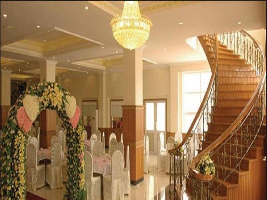 Diamond Crown Hotel Dawei Exteriör bild