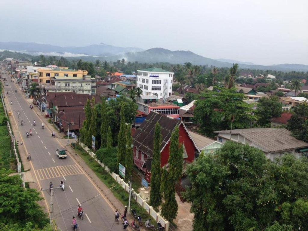 Diamond Crown Hotel Dawei Exteriör bild